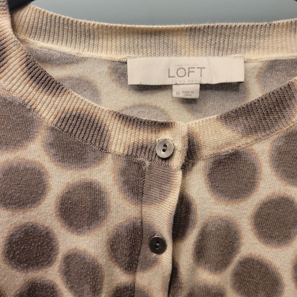 ☆4/$20☆ Loft cardigan - Picture 4 of 5